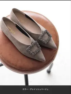 【SESTO】ビジューモチーフVカットパンプス