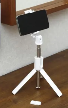 3COINS スリーコインズ ワイヤレス三脚自撮り棒 ホワイト