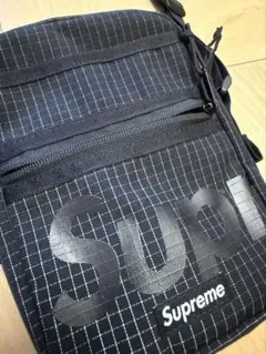 18FW supreme Shoulder Bag 値下げ不可。 - メルカリ