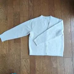 UNIQLO　KIDS　クリーム色 Vネック ニットカーディガン
