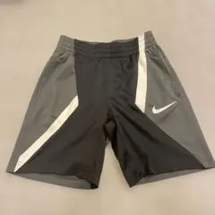 Nike DRI-FIT ハーフパンツ Sサイズ グレー　130〜140cm