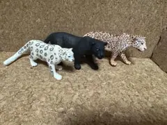 シュライヒ　ヒョウ・ジャガーのフィギュア3体セット