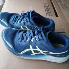 アシックス　ランニングシューズ　23.5