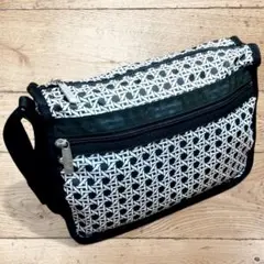 LeSportsac 幾何学模様 ショルダーバッグ