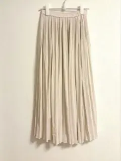 Allamandaアラマンダ ／フレアスカート　プリーツ　ホワイト