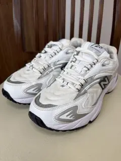 ニューバランス725 ホワイト シルバー　23センチ