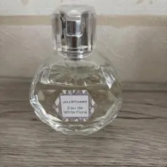 JILLSTUART Eau de Roses 香水のサムネイル