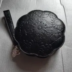 コスメ　デコルテポーチ