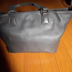 お買い得バッグ　Kitamura 　牛革　舟形のTOTE BAG　GRAY