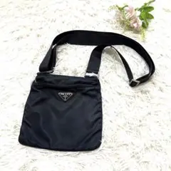 【極美品】プラダ ショルダーバッグ 三角ロゴ 黒 ナイロン サコッシュ 白タグ