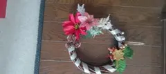 クリスマスリース 赤と白のリボン自分流。