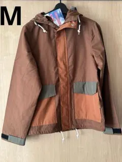 ワークマン女子 マウンテンパーカー