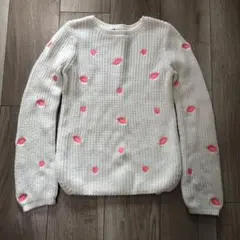 〈H＆M〉120〜130㎝　キッズニット（唇とハート柄）