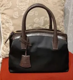 ブラック× ブラウン 牛革　秋冬ハンドバッグ　定価22000円