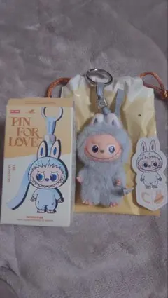 ラブブ PIN FOR LOVE イニシャル C