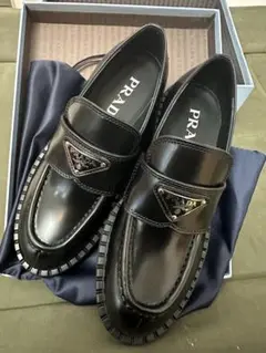 PRADA 黒 チョコレートブラッシュドレザーローファー 37