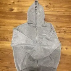 ジップアップパーカー
