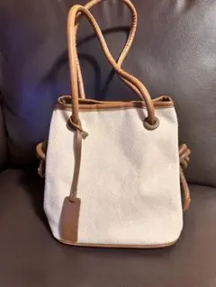 OPAQUE.CLIP バケットバッグ ホワイト＆キャメルカラー