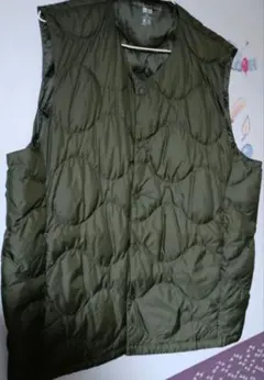 美品●ユニクロ●ウルトラライトダウンベスト●オリーブグリーン●ＸＬ