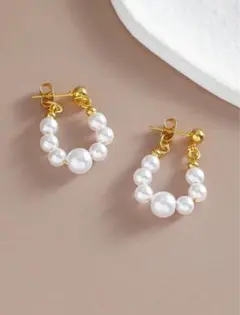 ホワイトパールゴールドフープピアス　可愛い　お洒落　個性的　カジュアル　新品