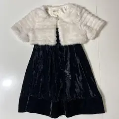 GAPベルベット黒ワンピースとH&M白いファーボレロのセット