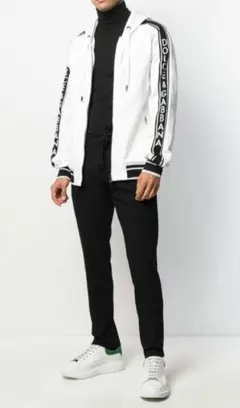 Item thumbnail for item 2dbbb482-8bfd-452c-b84d-b84913a2d130