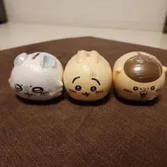 ちいかわ　カプセルトイ　貯金箱