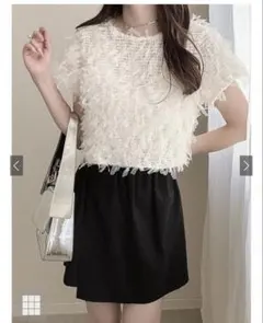 フリンジ付きホワイトトップス