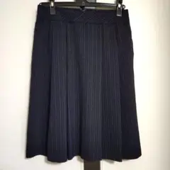 美品　未使用に近い　ネイビー　ストライプ　ひざ丈スカート　M　アールユー