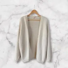 【美品】titivate クリーム色 M ニットカーディガン　かわいい　シンプル