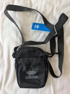 【新品】adidas Originals ミニショルダーバッグのサムネイル