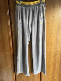 Puma グレー ベロアパンツ