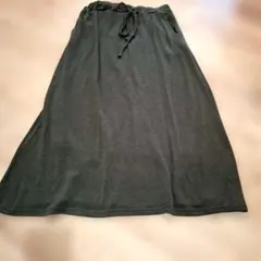 美品ワールド　ダークグリーン ロングスカート ドローストリング付き