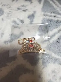 ディズニーストア　チャーム　ティアラ　プリンセス　シークレット　白雪姫