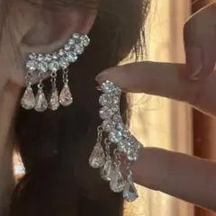 クリスタルタッセルピアス イヤークリップ イヤーカフ シルバー 大ぶり 韓国