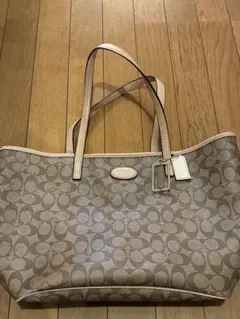 コーチ ベージュ モノグラム トートバッグ