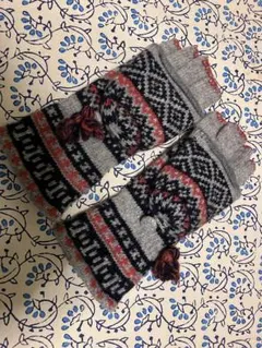 フェアアイル柄 手袋 ウール混合 ポンポン付き