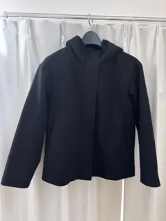 フード付き黒ジャケット　コート