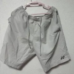 YONEX ライトグレー ハーフパンツ　ヨネックス