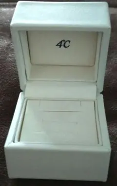 2個、4°C アクセサリーBOX (空箱)