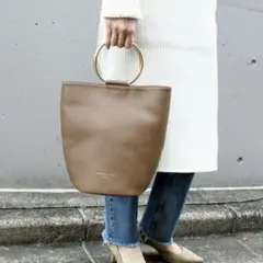 【美品】MARCO MASI サークルメタルハンドルバッグ　2way ブラウンのサムネイル