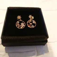 金色フープピアス