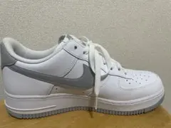 Nike ナイキ　ホワイト/グレー