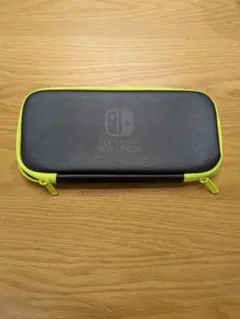 Nintendo Switch キャリングケース ブラック×ライムグリーン