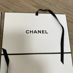 CHANEL ギフトボックス 約22cm x 14cmx7.5cm