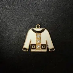 セーター型メタルチャーム