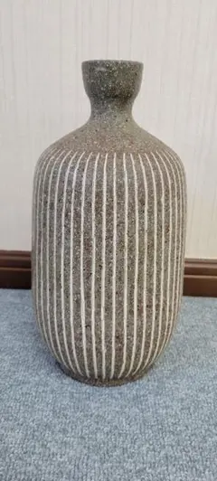 白い壺 加藤釥作 背戸窯 花入れ - メルカリ