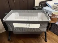 ベビーベッド　移動式　(お届けできるエリア有)