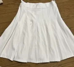 白プリーツスカート