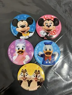 ミッキー　ミニー　ドナルド　デイジー　チップとデール　缶バッチセット　旧フェイス